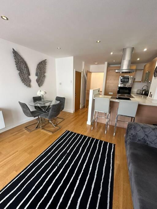 Апартаменты Two Br Flat 5 Mins Walk From London Eye G96 Экстерьер фото
